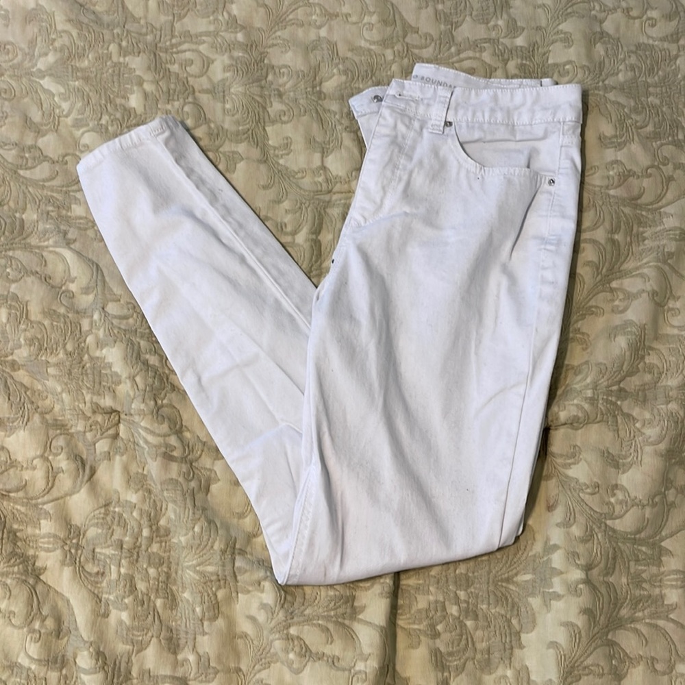 White jeans NB